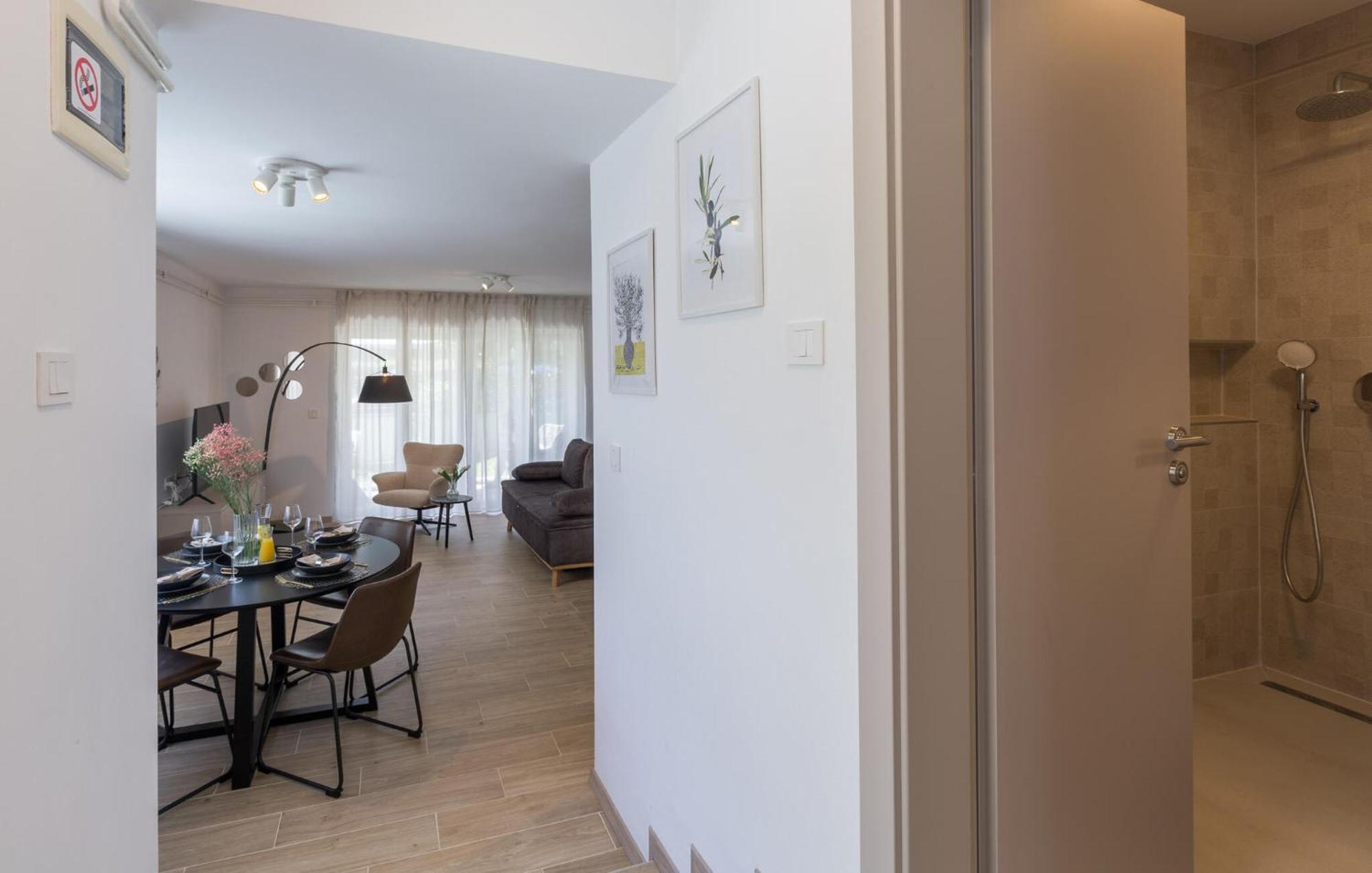 1 Bedroom Beautiful Apartment In Poreč Eksteriør bilde