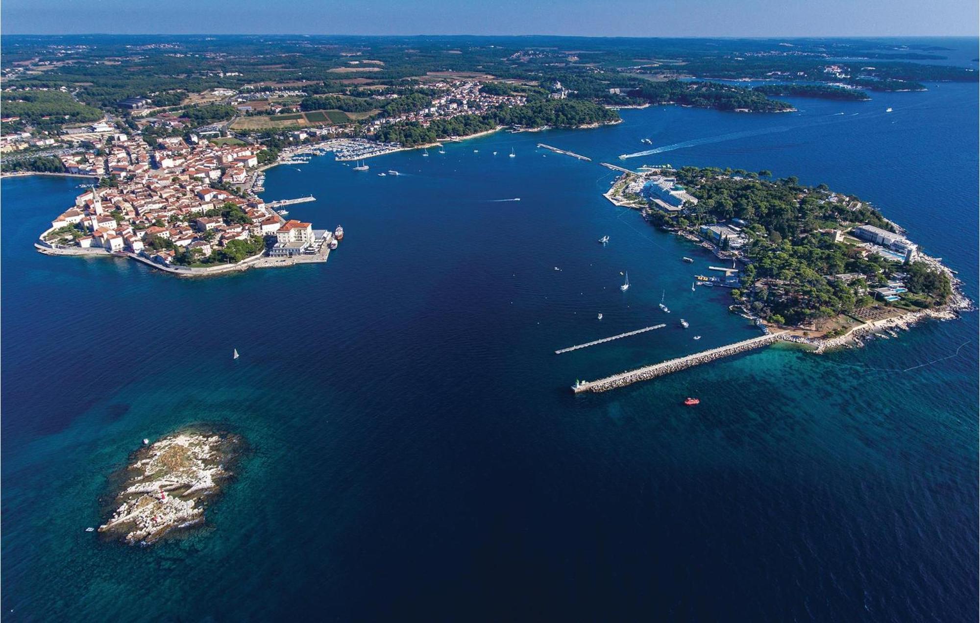 1 Bedroom Beautiful Apartment In Poreč Eksteriør bilde